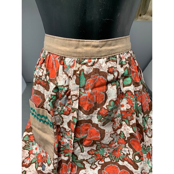 Vintage Handmade Floral Cotton Apron with Pocket - Picture 3 of 6